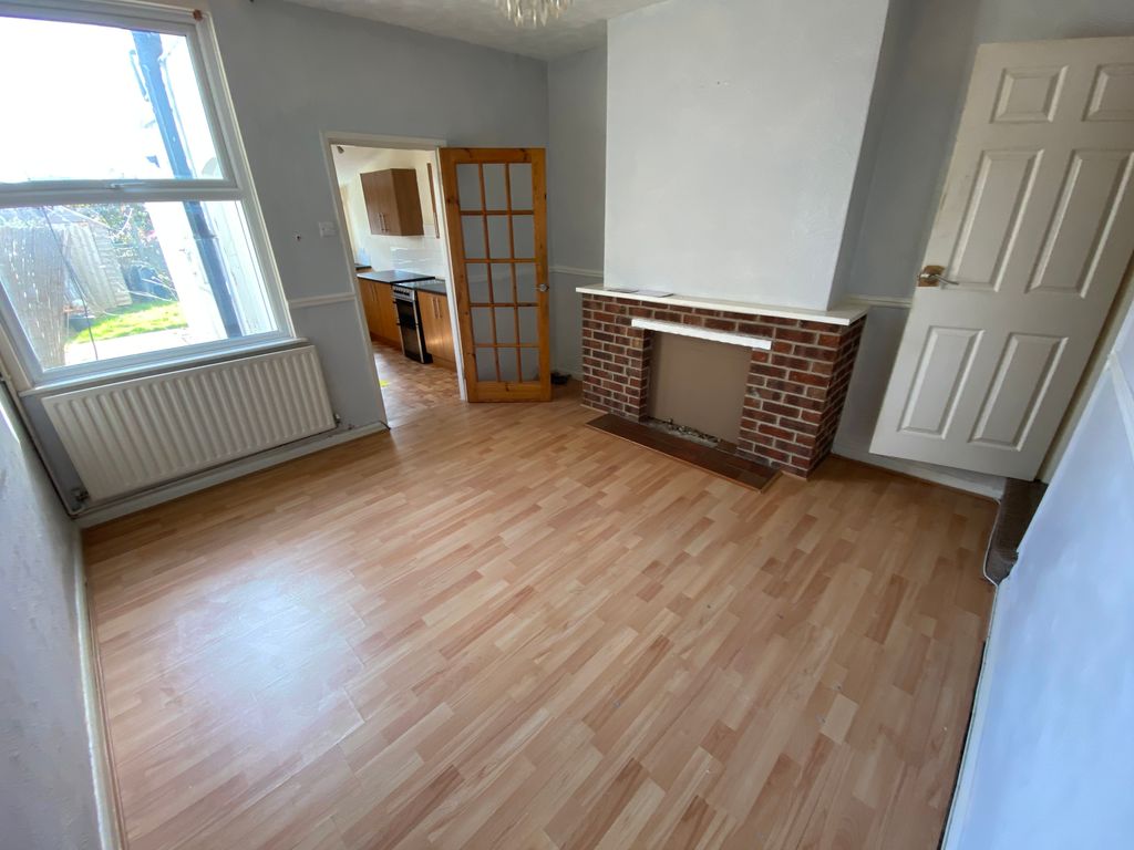 Property photo 2 of 8