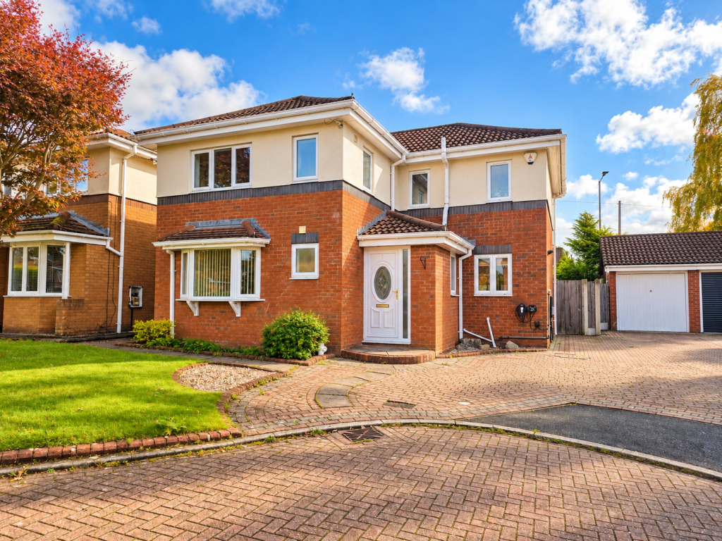 Property photo 2 of 43 5 Old Oak Close, Bradley Fold