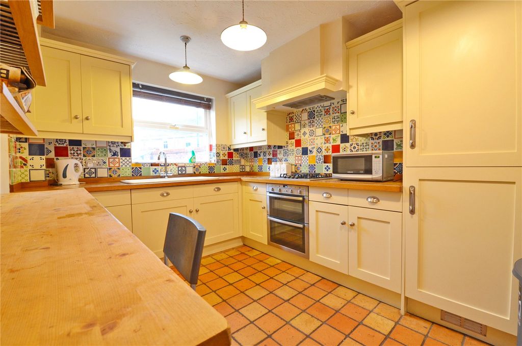 Property photo 2 of 14 Picture No. 08