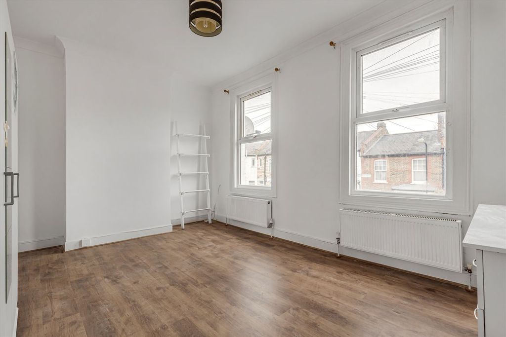 Property photo 3 of 8