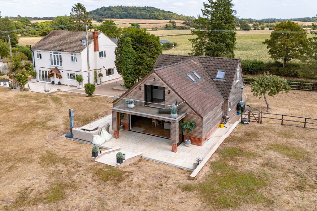 Property photo 3 of 36