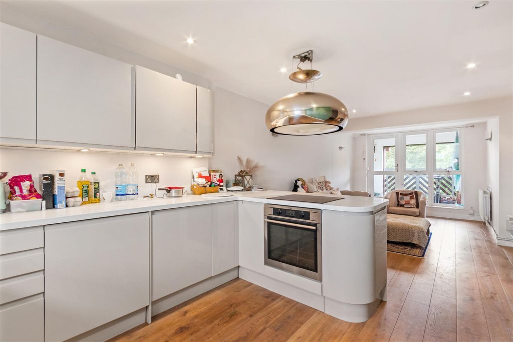 Property photo 2 of 9 Buttermere Close