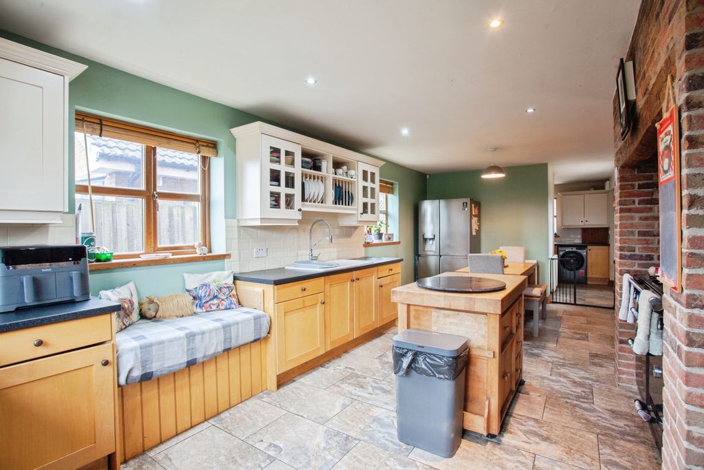 Property photo 3 of 21 Img_8157