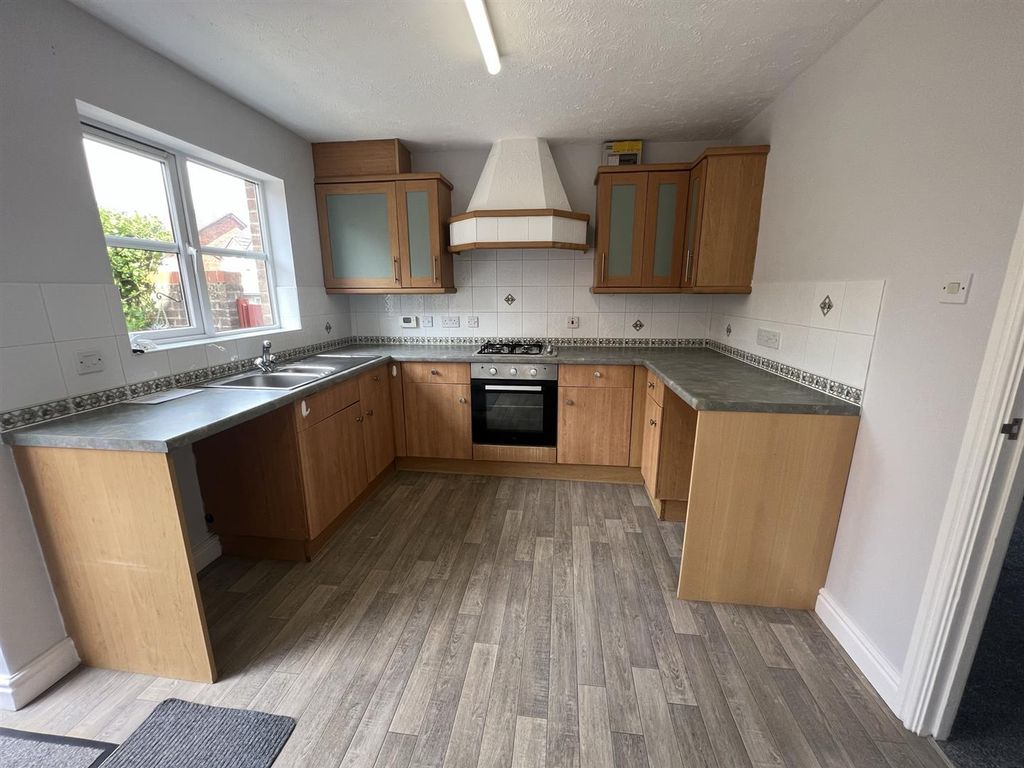 Property photo 2 of 18