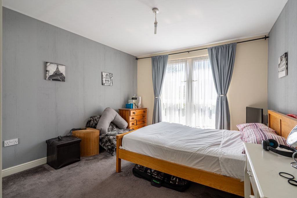 Property photo 3 of 10 5275994