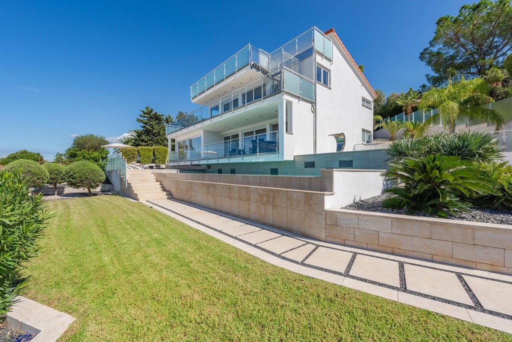 Property photo 2 of 20 Exterior (2)