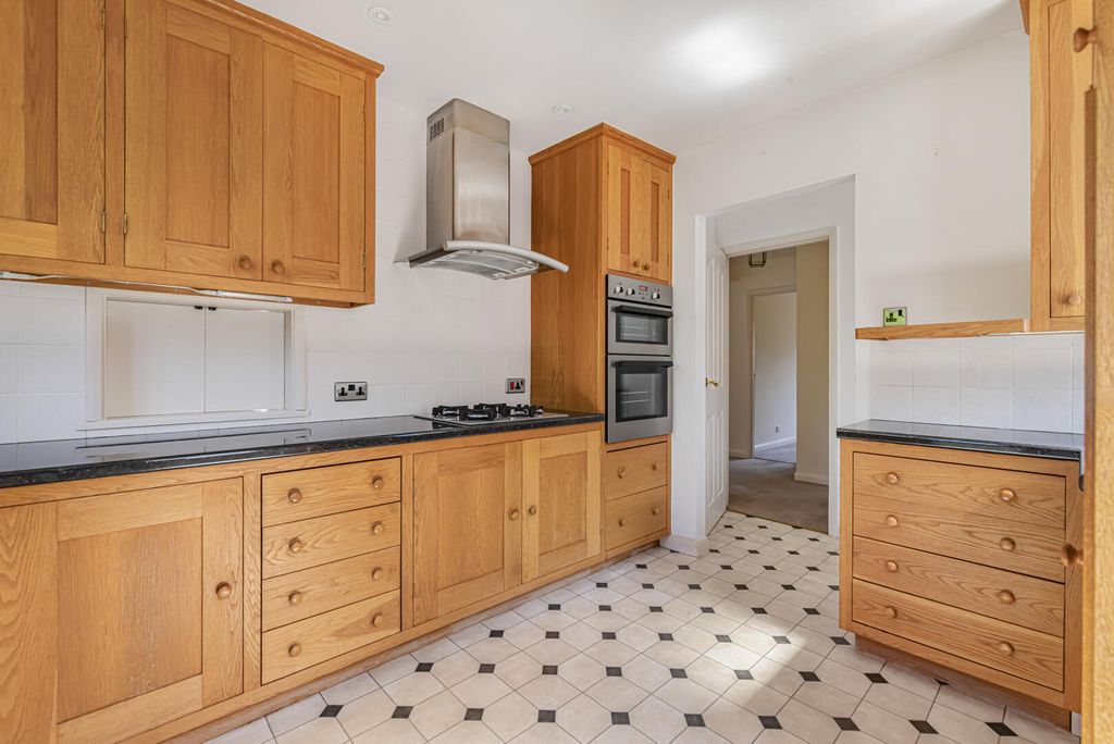 Property photo 2 of 15 Kitchen