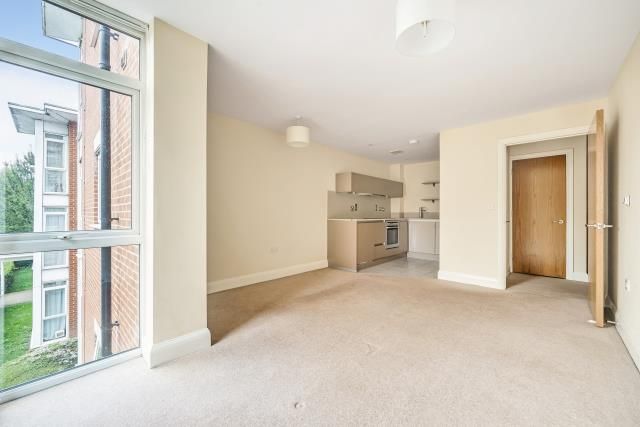 Property photo 3 of 11 Reception/Kitchen