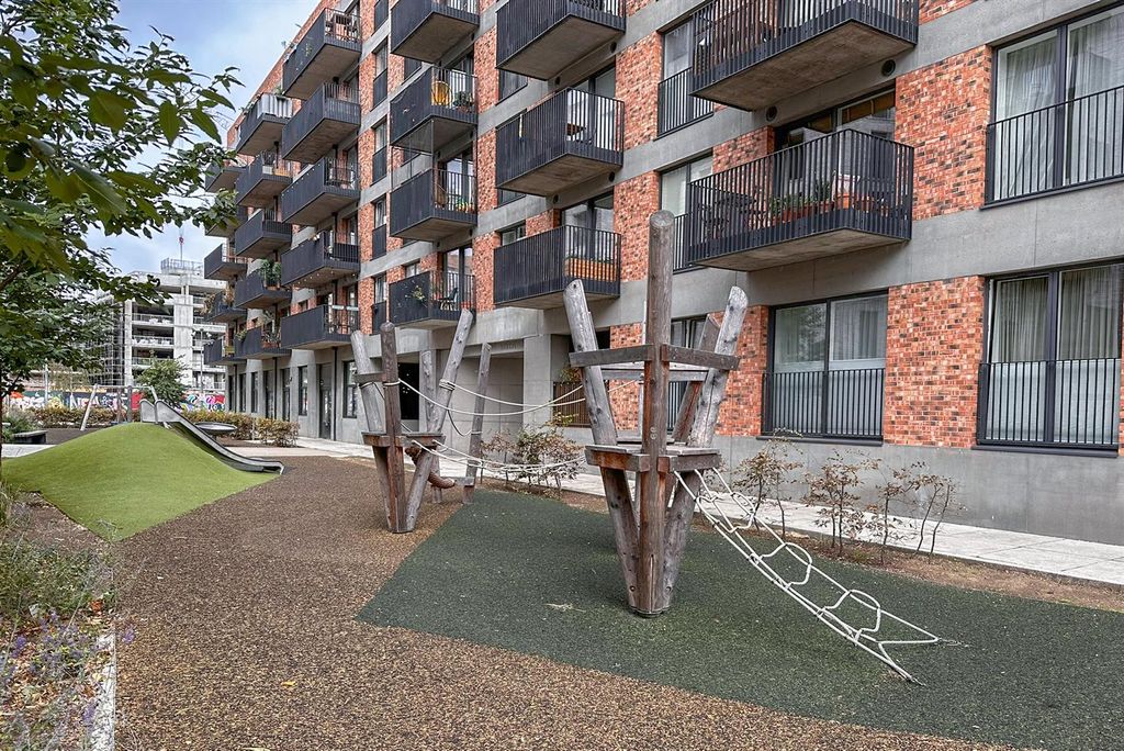 Property photo 1 of 16 16-605_Suntrap_Court_E3.Jpg