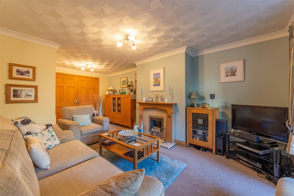 Property photo 3 of 22 4 Nevern Walk-15.Jpg