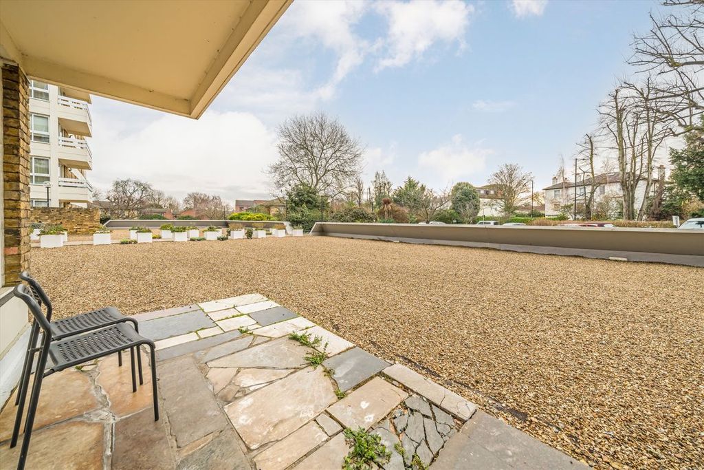 Property photo 2 of 6