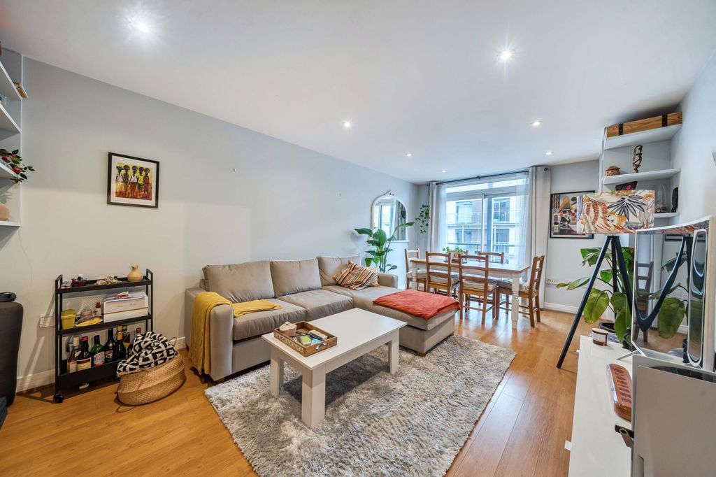 Property photo 1 of 15 1408052-1-6989c5c...