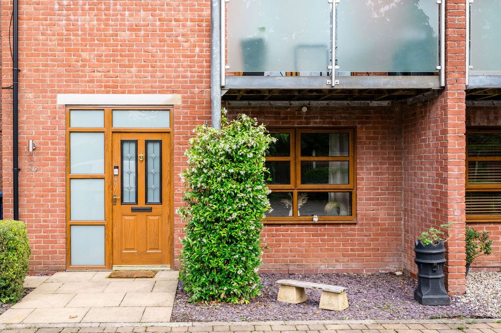Property photo 2 of 41
