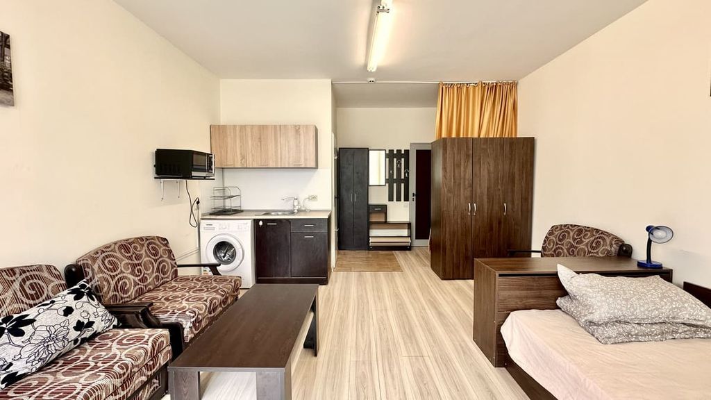 Property photo 1 of 21