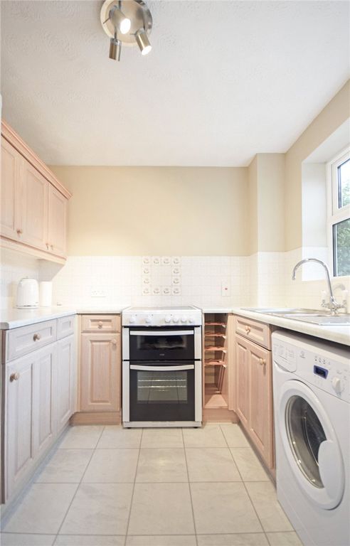 Property photo 2 of 9 Picture No. 17