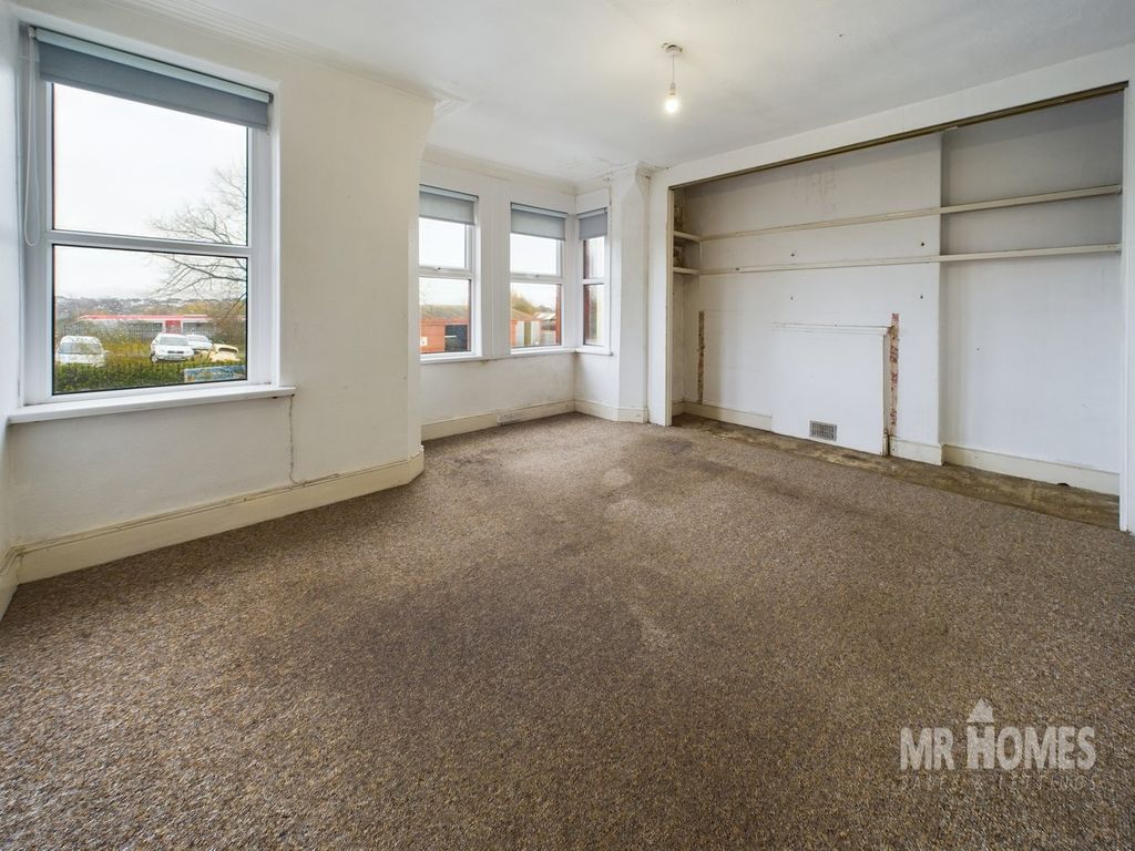 Property photo 2 of 24