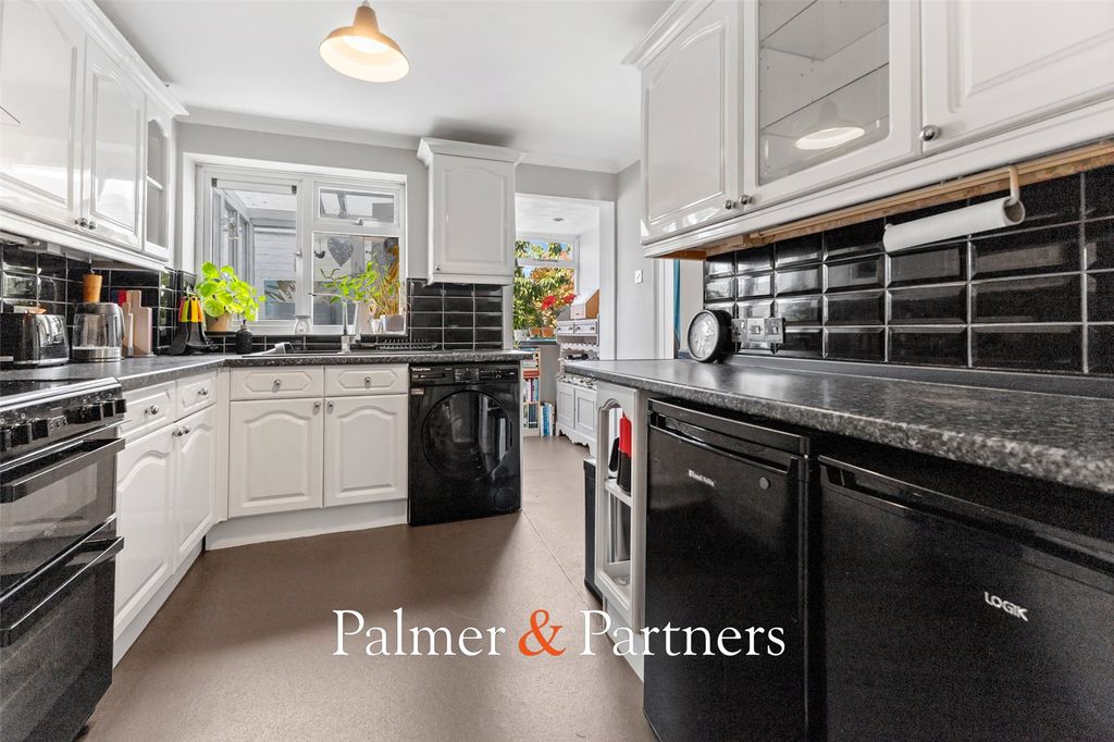 Property photo 2 of 19 Picture No. 08