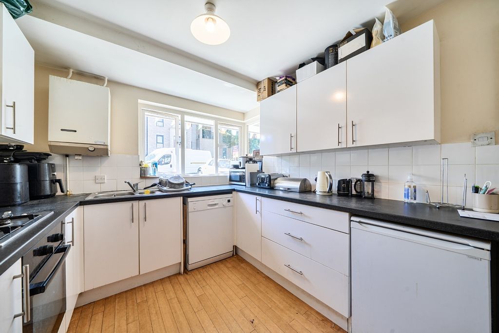 Property photo 2 of 13 5289334