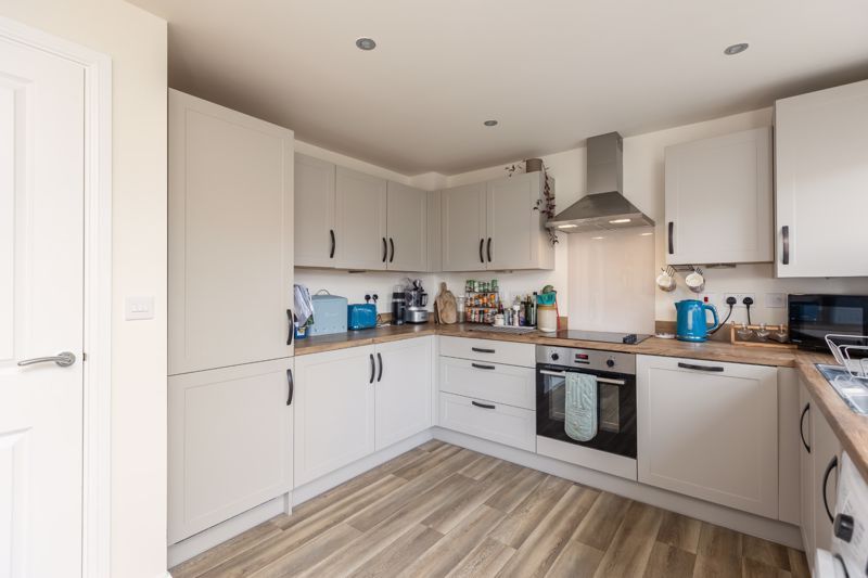 Property photo 2 of 12 Photo 4