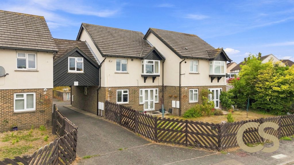 Property photo 2 of 11 5271123