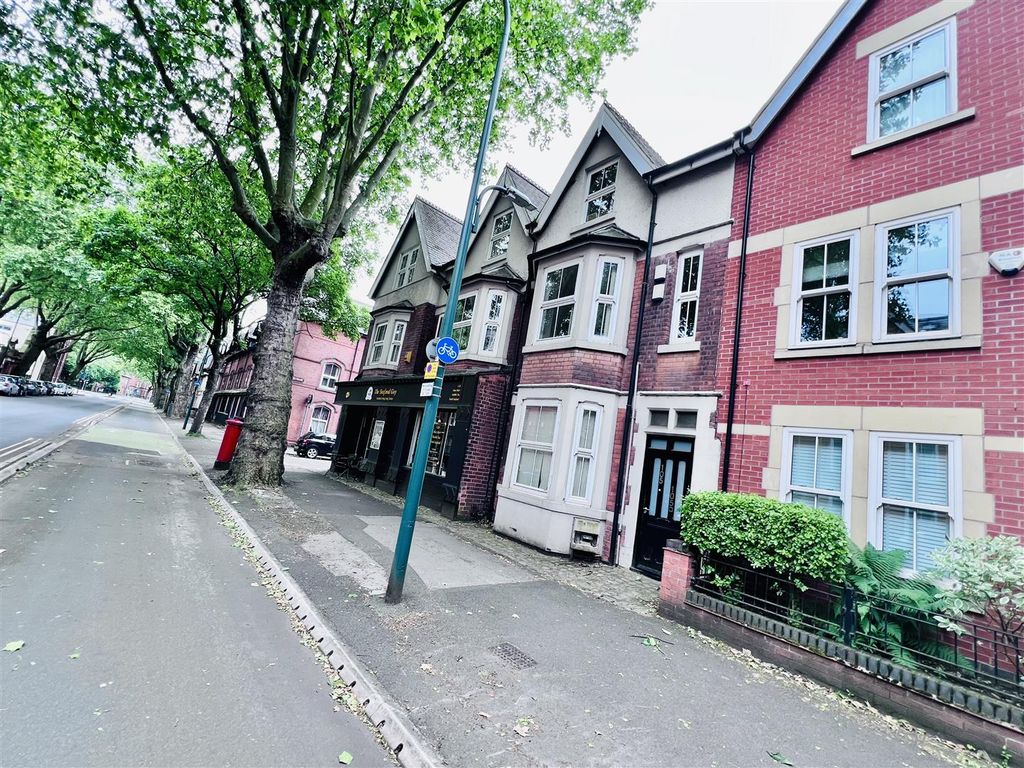 Property photo 1 of 16 External