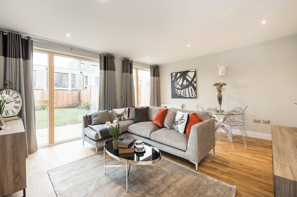 Property photo 3 of 8 Fileaccessfc429Qnb