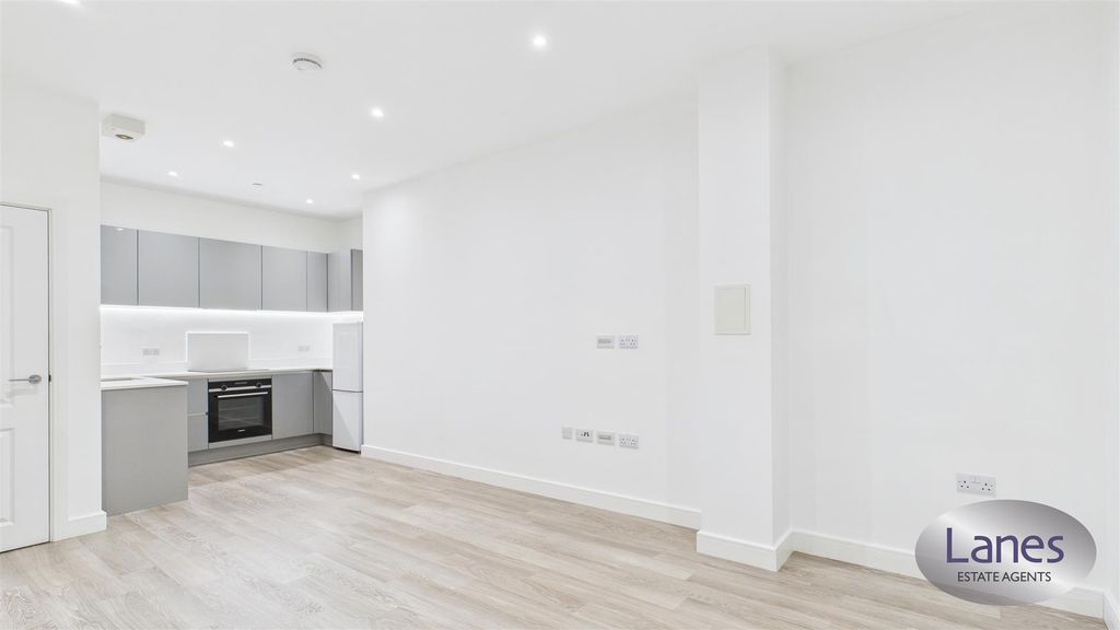 Property photo 3 of 8 Cam05136G0-Pr0179-Still003.Jpg