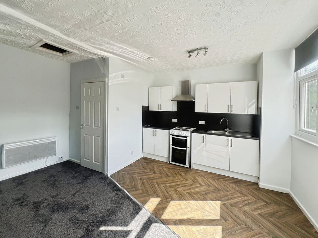 Property photo 1 of 6 Open Plan Studio