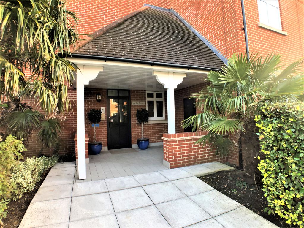 Property photo 2 of 11