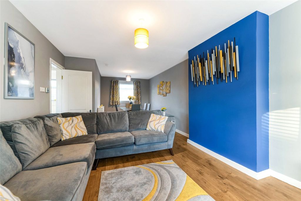 Property photo 3 of 23 Picture No. 05