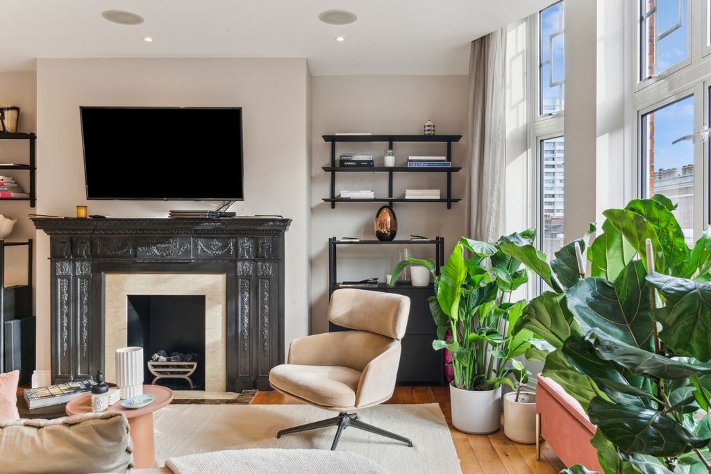 Property photo 2 of 14 Reception Room