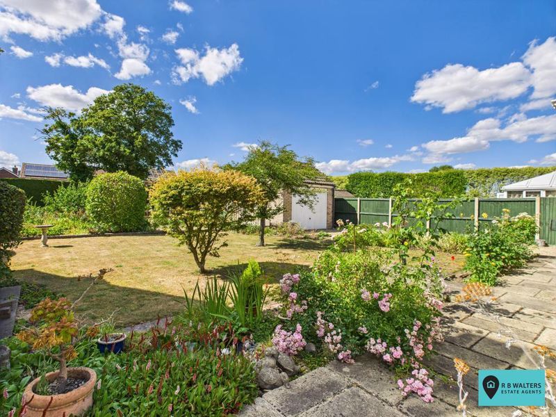 Property photo 2 of 17 Garden