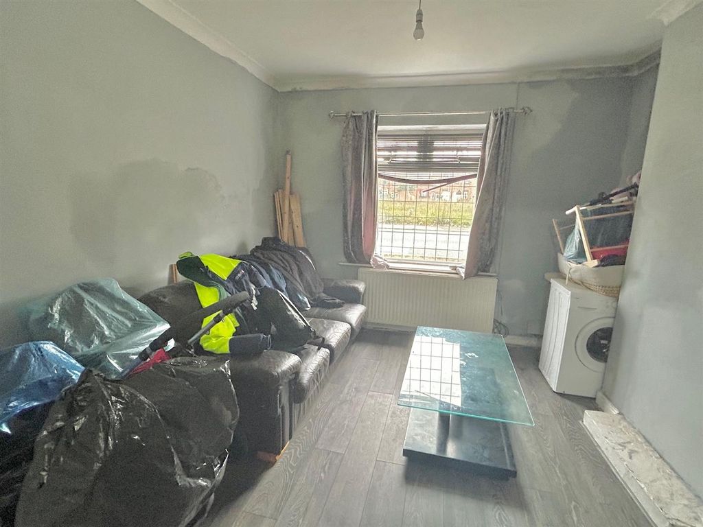 Property photo 2 of 4 Lounge.Jpg