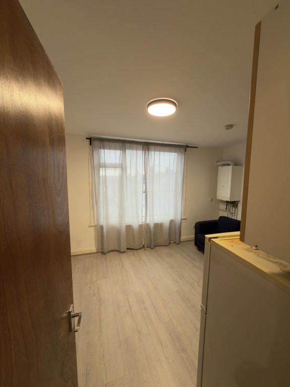 Property photo 1 of 3