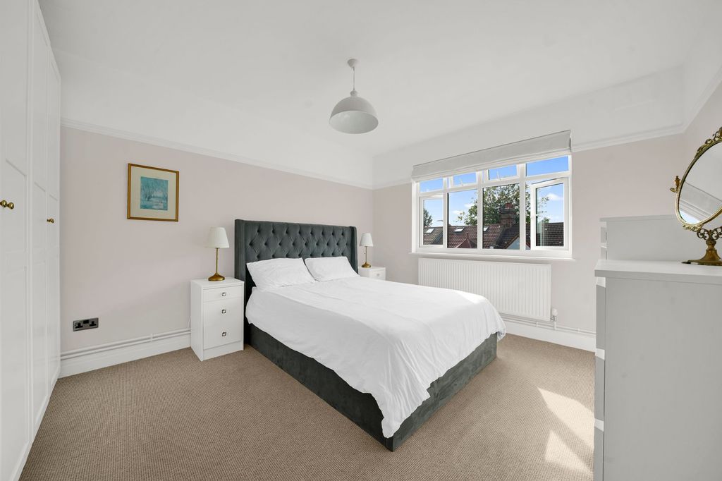 Property photo 3 of 23