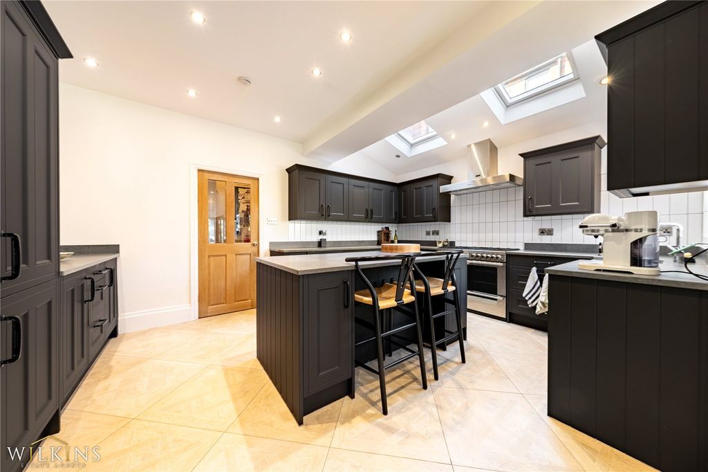 Property photo 2 of 45 Picture No. 83