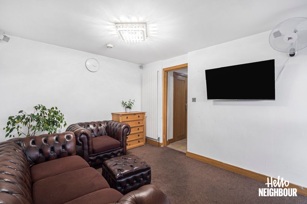 Property photo 2 of 18 Photo 1