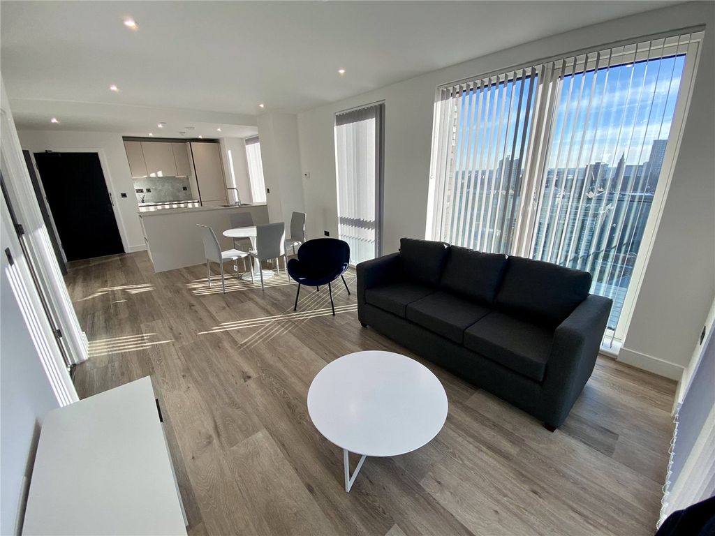 Property photo 1 of 7 Lounge