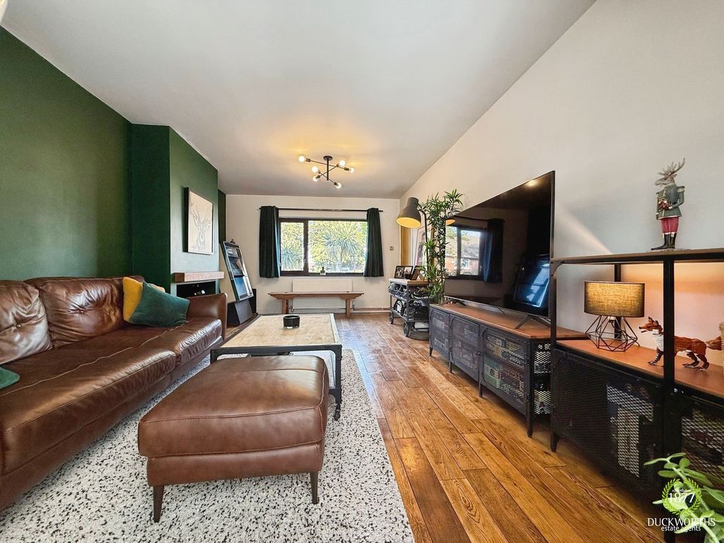 Property photo 2 of 18