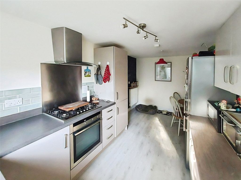 Property photo 3 of 12 Picture No. 21