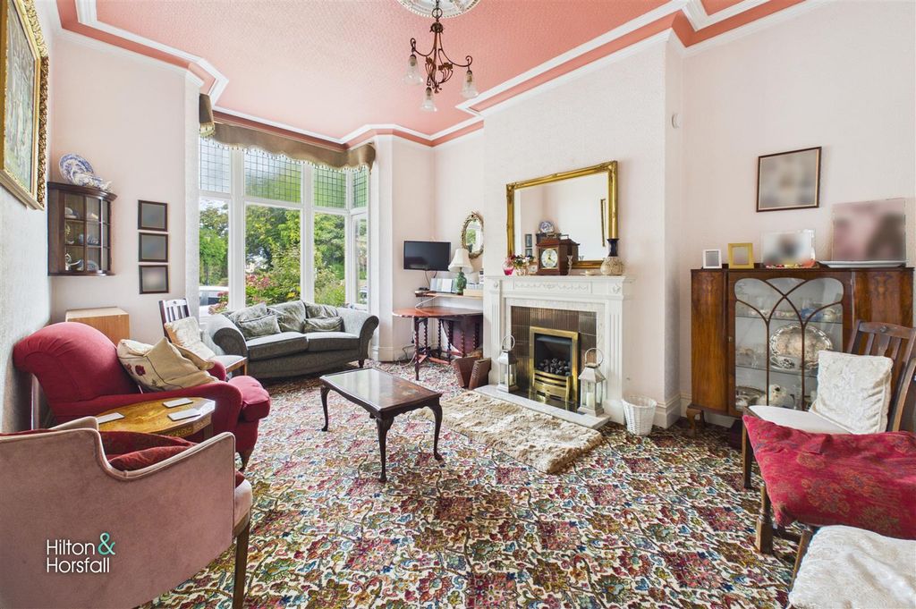 Property photo 2 of 22 Keighley Road