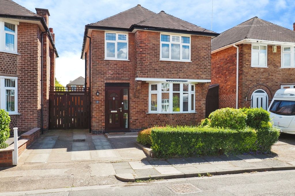 Property photo 1 of 24 Pbox-Img.Jpg