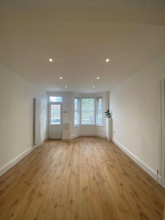 Property photo 3 of 9 7.Jpg