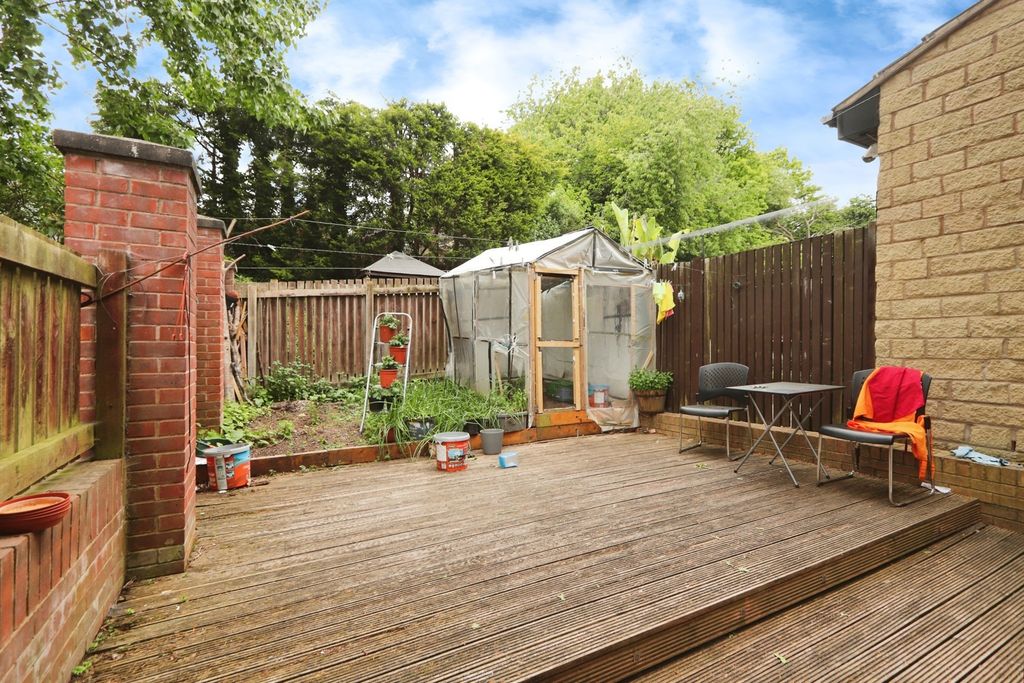 Property photo 2 of 17 Photo