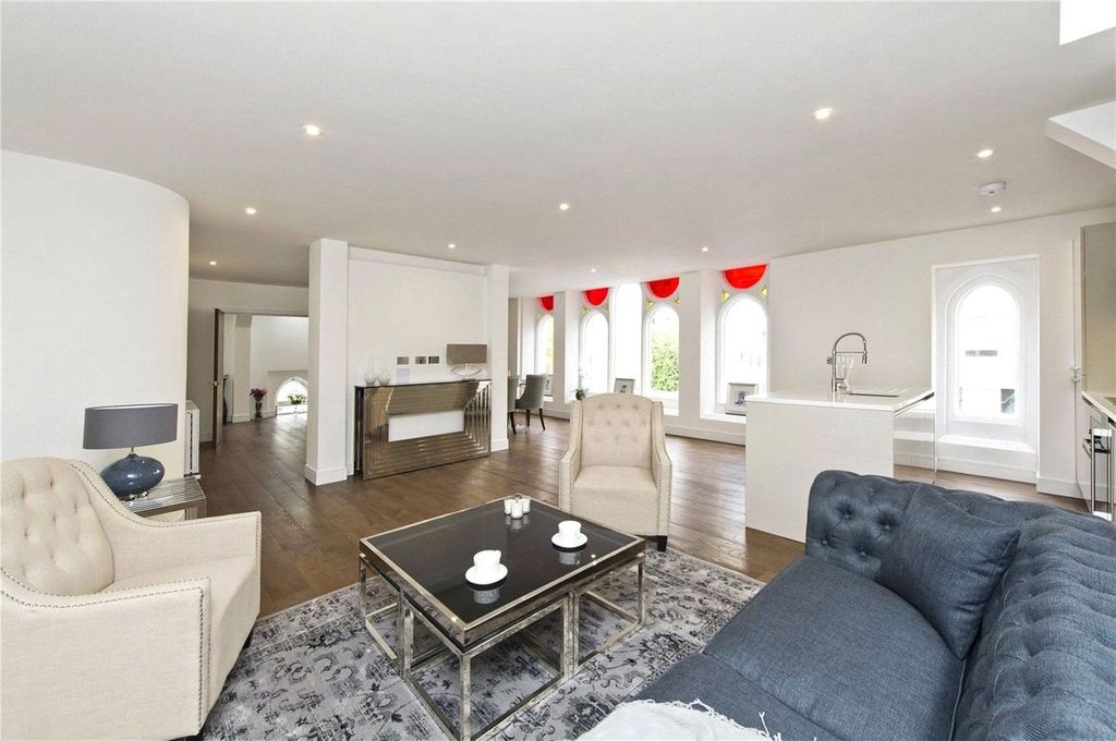 Property photo 2 of 6
