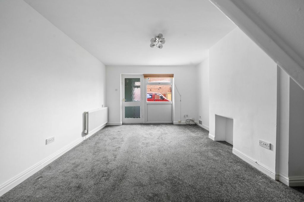 Property photo 2 of 16
