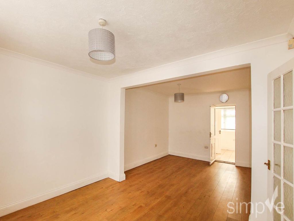 Property photo 3 of 15 Img_7413