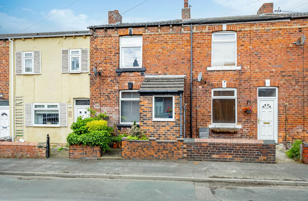 Property photo 1 of 17 2 Bedroom Terrace For Sale