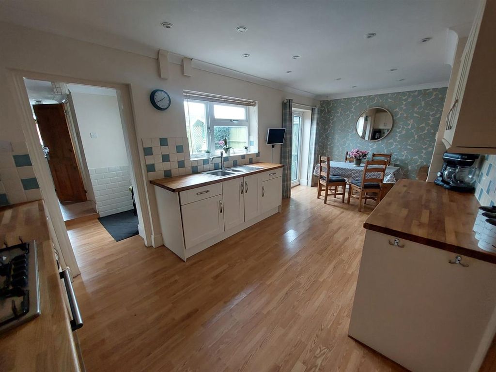 Property photo 3 of 28 1000015991.Jpg