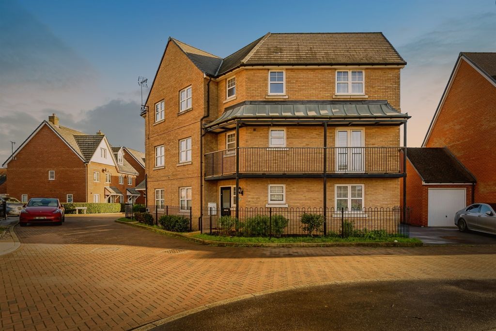 Property photo 1 of 22